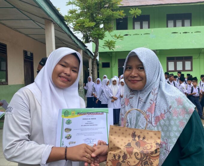 MTs Amaliyah Tanjung Tiga Gelar Pembagian Raport Semester Genap TA 2025/2026